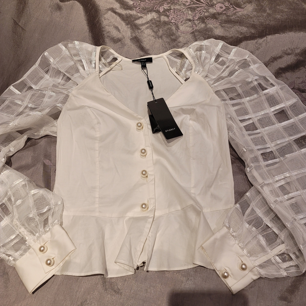 Studio F Elegant White Button-Up Women's Top